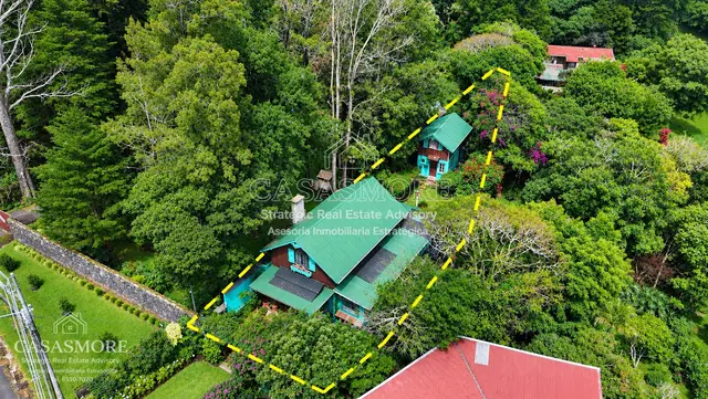 HOUSE + INDEPENDENT APARTMENT FOR SALE | SWISS CHALET-STYLE ARCHITECTURE | 423 SQ. M. LOT | HEART OF LOS ÁNGELES, SAN RAFAEL DE HEREDIA