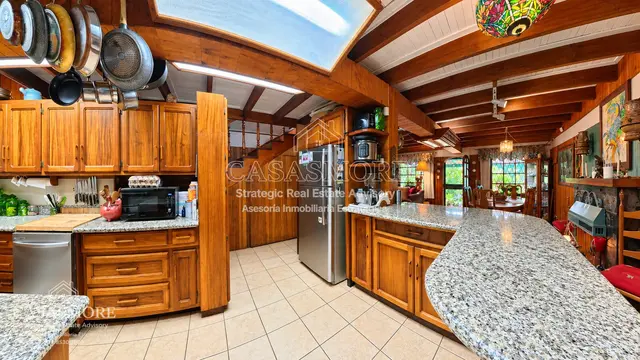 HOUSE + INDEPENDENT APARTMENT FOR SALE | SWISS CHALET-STYLE ARCHITECTURE | 423 SQ. M. LOT | HEART OF LOS ÁNGELES, SAN RAFAEL DE HEREDIA