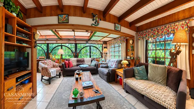 HOUSE + INDEPENDENT APARTMENT FOR SALE | SWISS CHALET-STYLE ARCHITECTURE | 423 SQ. M. LOT | HEART OF LOS ÁNGELES, SAN RAFAEL DE HEREDIA